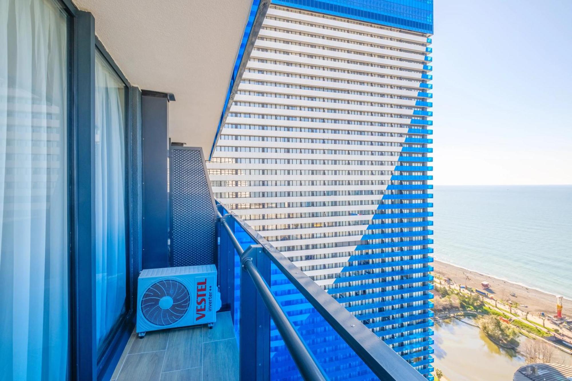 Panorama Center Sea View Апартаменти *
