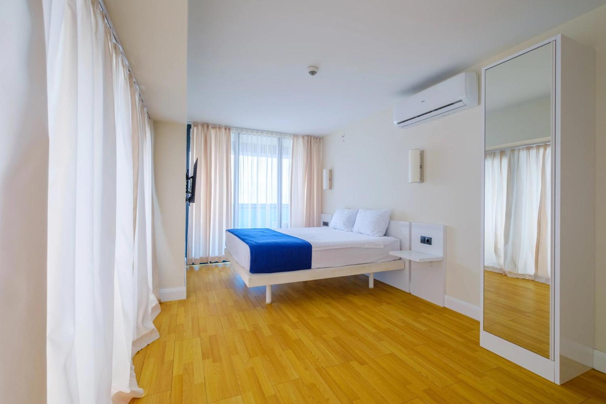 Panorama Center Sea View Апартаменти